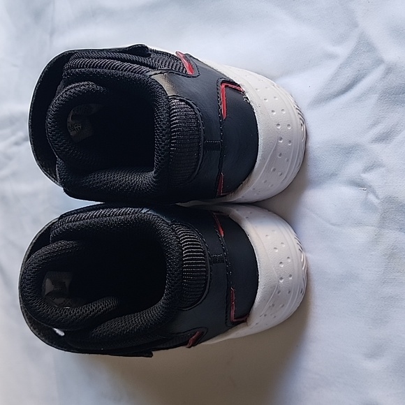 Toddler Jordan's - Picture 7 of 8